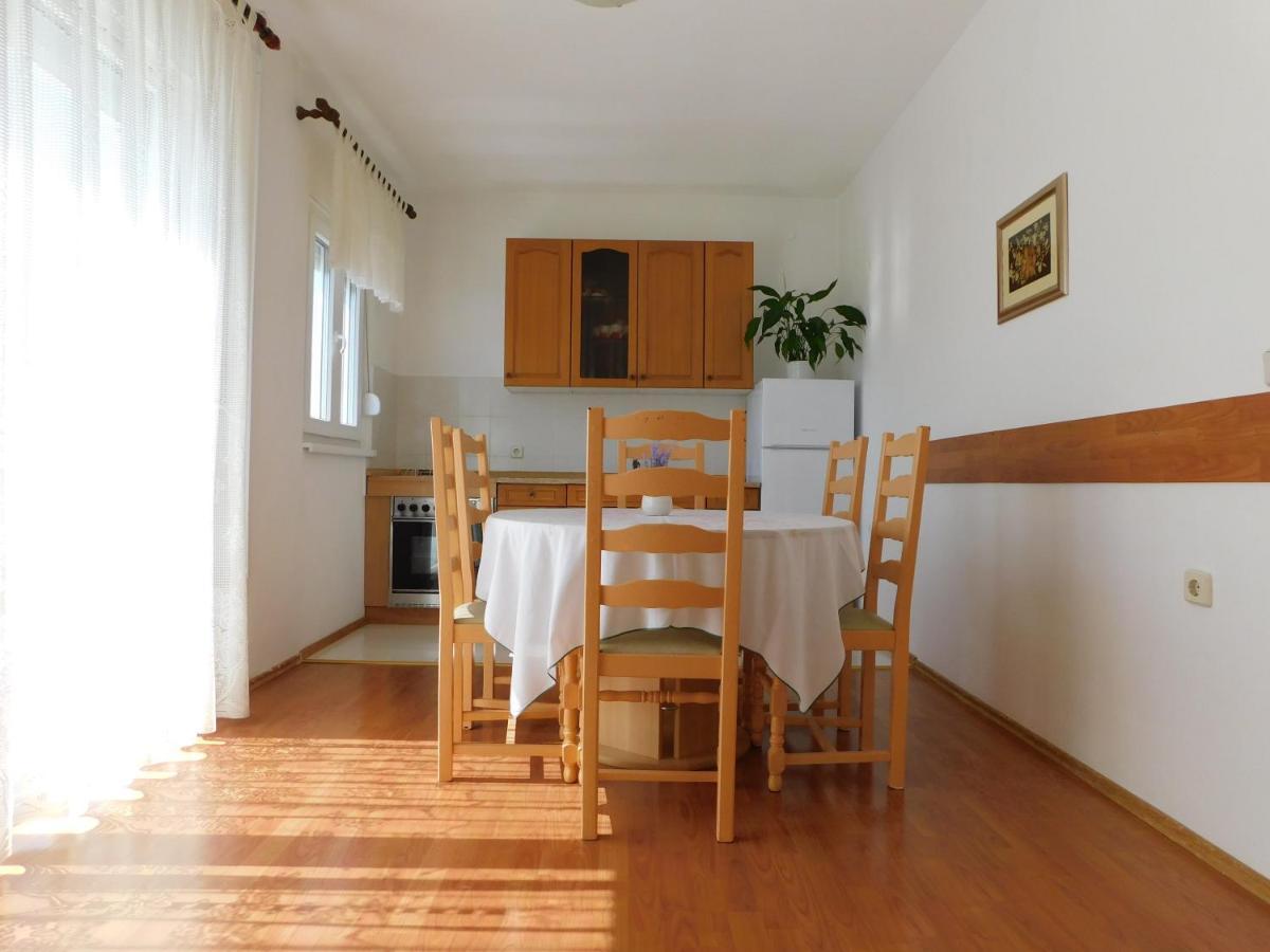 פג Apartmani Salus מראה חיצוני תמונה
