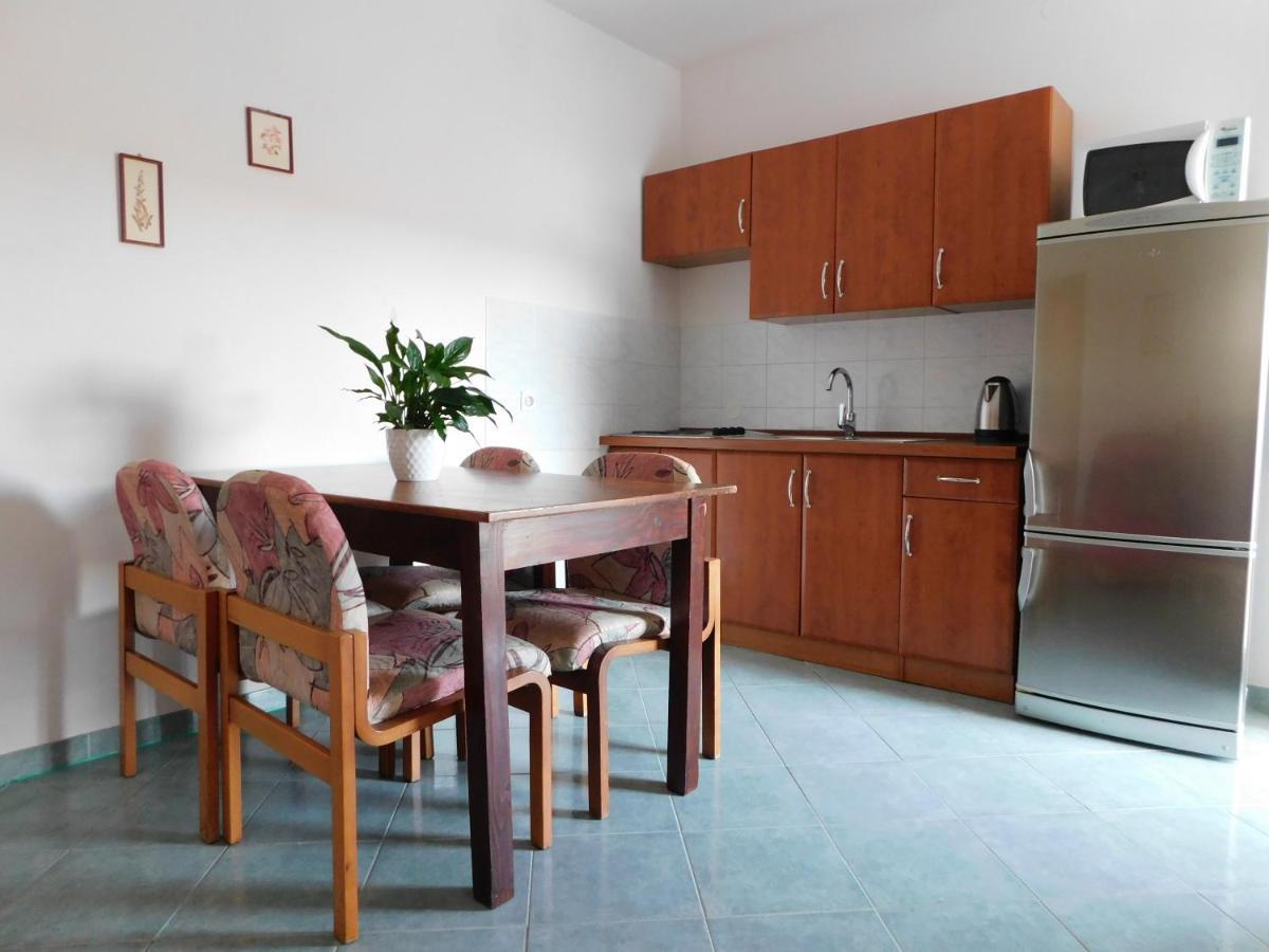 פג Apartmani Salus מראה חיצוני תמונה