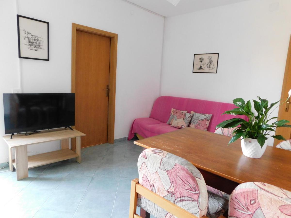 פג Apartmani Salus מראה חיצוני תמונה
