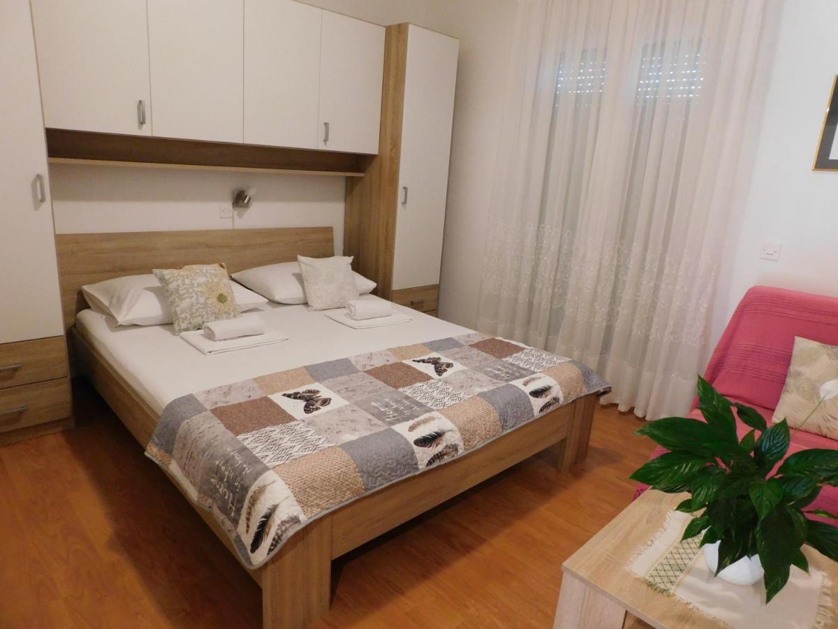 פג Apartmani Salus מראה חיצוני תמונה