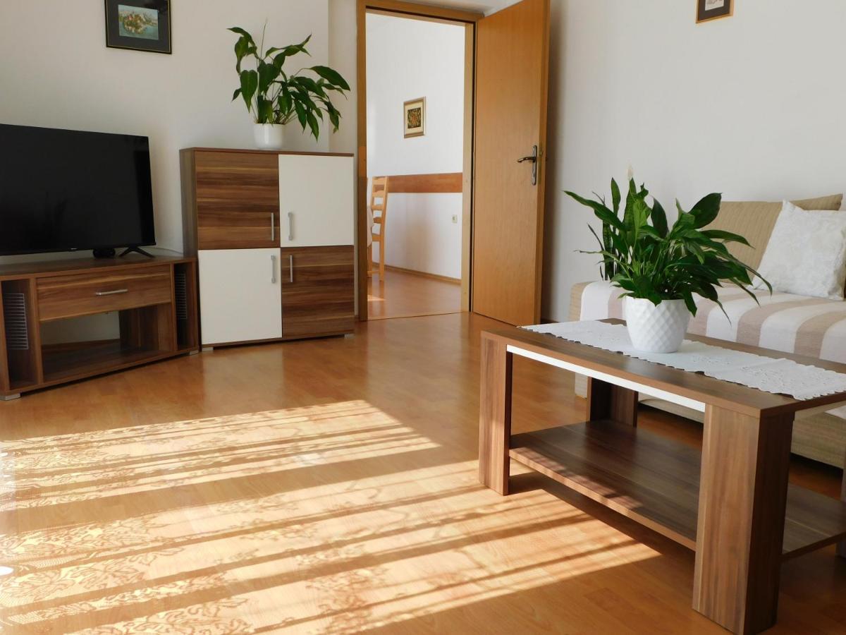 פג Apartmani Salus מראה חיצוני תמונה