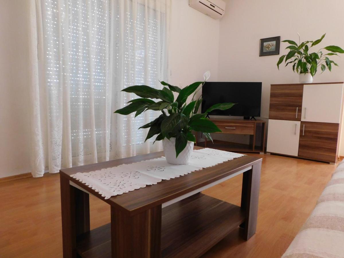 פג Apartmani Salus מראה חיצוני תמונה